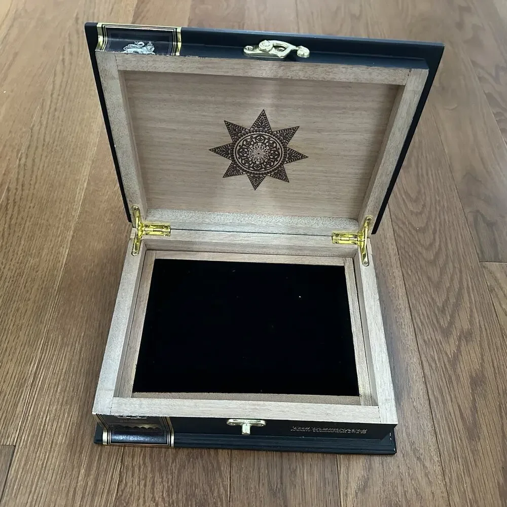 Foundation Cigar The Tabernacle Knight Commander Cigar Empty Box 9.5 x 7.5 x 3.5
